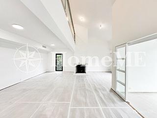 The Peak - Strawberry Hill 02