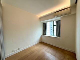 Mid Levels Central - Robinson Place Block 2 11