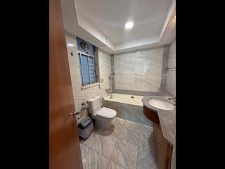 West Kowloon - The Waterfront Phase 1 Block 1 05