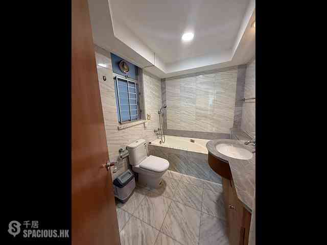 West Kowloon - The Waterfront Phase 1 Block 1 05