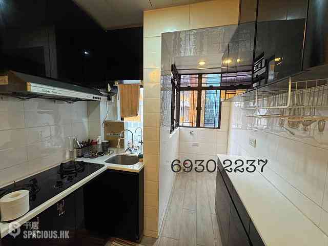 Wan Chai - Sam Yuen Mansion 05