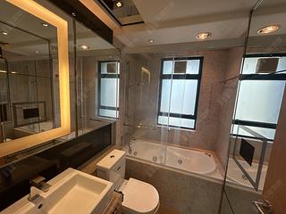 Mid Levels Central - Hillsborough Court Block 4 08