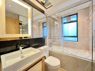 Mid Levels Central - Hillsborough Court Block 4 11