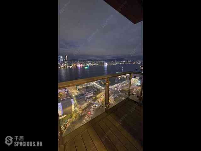 Wan Chai - The Gloucester 01
