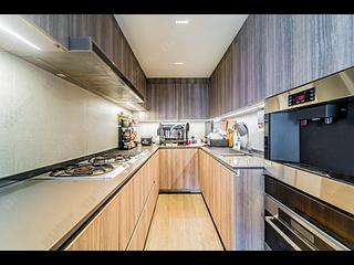 Mid Levels Central - Birchwood Place 10