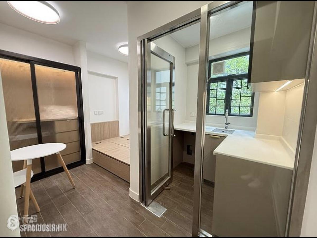 Sheung Wan - 64, Bonham Strand 01