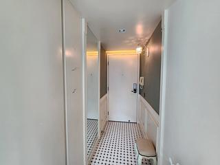 Mid Levels Central - Hillsborough Court Block 1 08