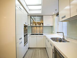 Mid Levels Central - Beau Cloud Mansion 10