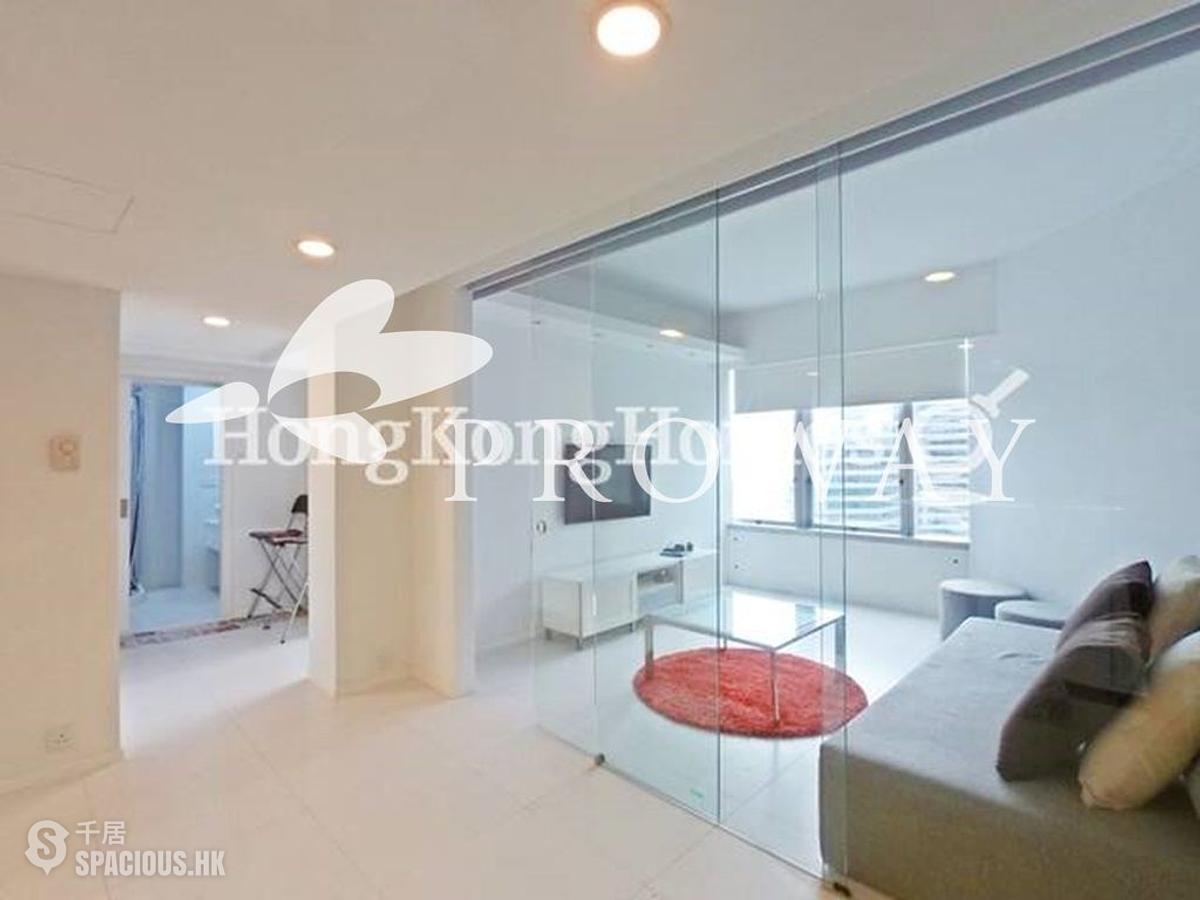 Wan Chai - Convention Plaza Apartments 01