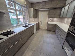 Mid Levels Central - Garden Terrace 09