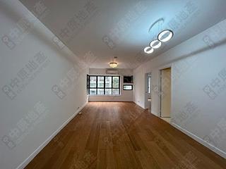 Mid Levels Central - Elegant Terrace 02