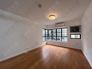 Mid Levels Central - Elegant Terrace 03