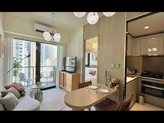 Sai Ying Pun - The Queens 02