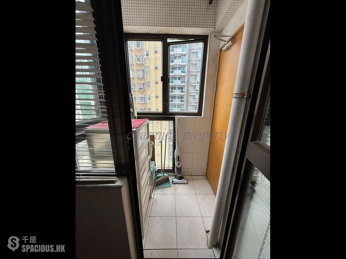 Wan Chai - Shu Tak Building 01