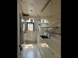 Happy Valley - Beverly Hill 04