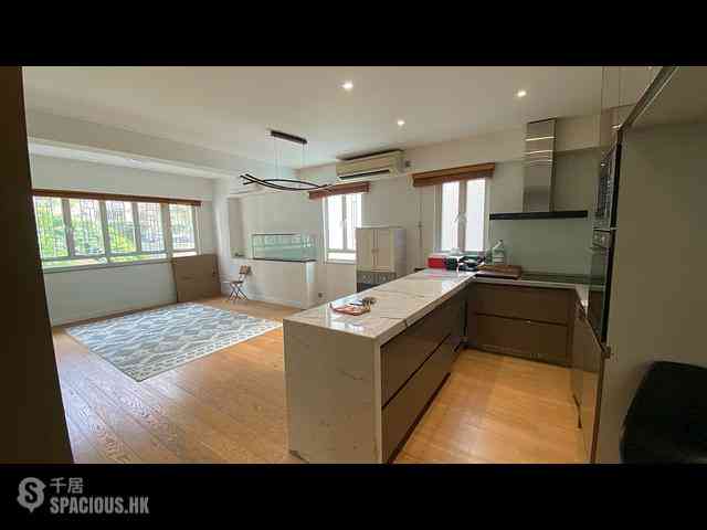Kennedy Town - Lungga Mansion 01