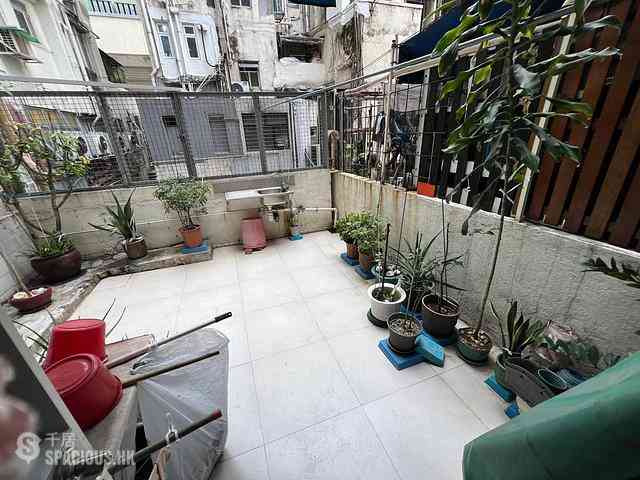 Sai Ying Pun - 300-302, Queen's Road West 02