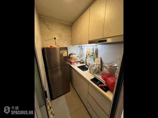 Sai Ying Pun - 300-302, Queen's Road West 04