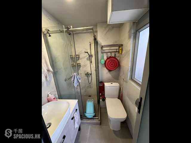 Sai Ying Pun - 300-302, Queen's Road West 07