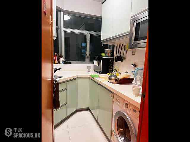 Tung Chung - Coastal Skyline Phase 3 La Rossa Block B (Block 8) 03
