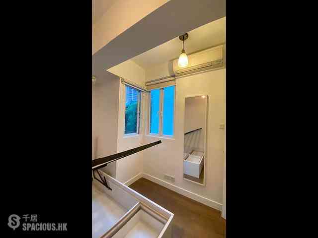 Sheung Wan - 58, Queen's Road West 11