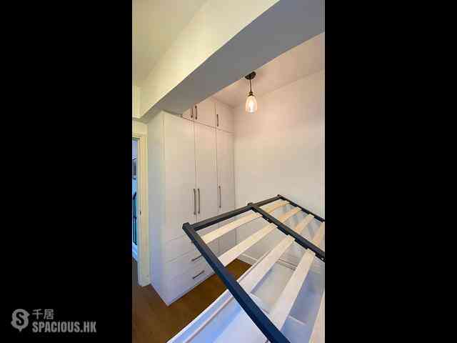 Sheung Wan - 58, Queen's Road West 12