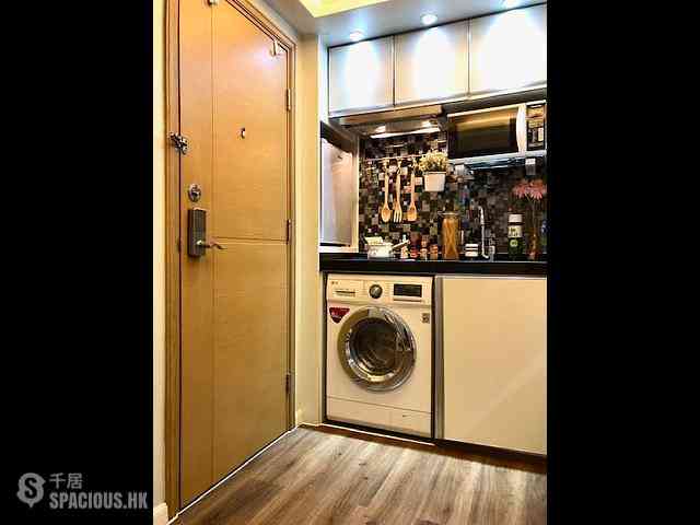 Sheung Wan - 70-72, Jervois Street 01
