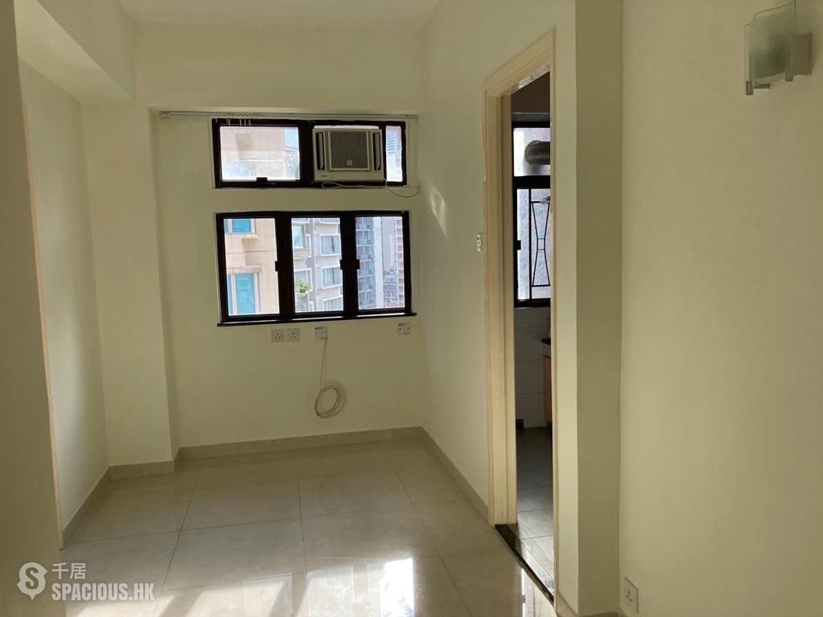 Wan Chai - Chiu Hin Mansion 01