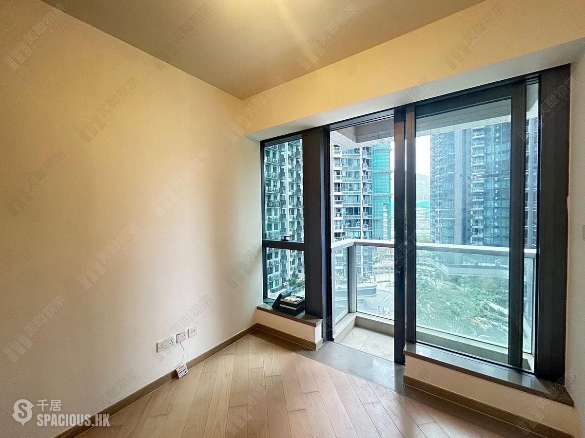 Wong Chuk Hang - The Southside Phase 1 Southland Tower 1A 01