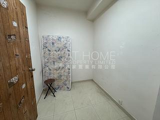 Sai Ying Pun - Liang Ga Building 05