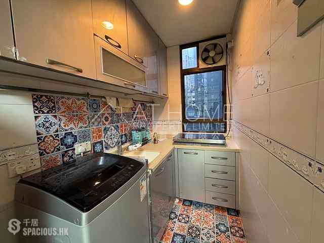 Sai Ying Pun - Liang Ga Building 06