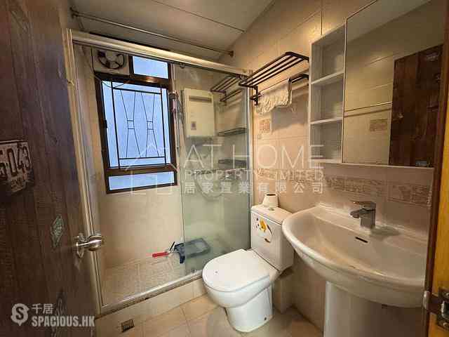 Sai Ying Pun - Liang Ga Building 07