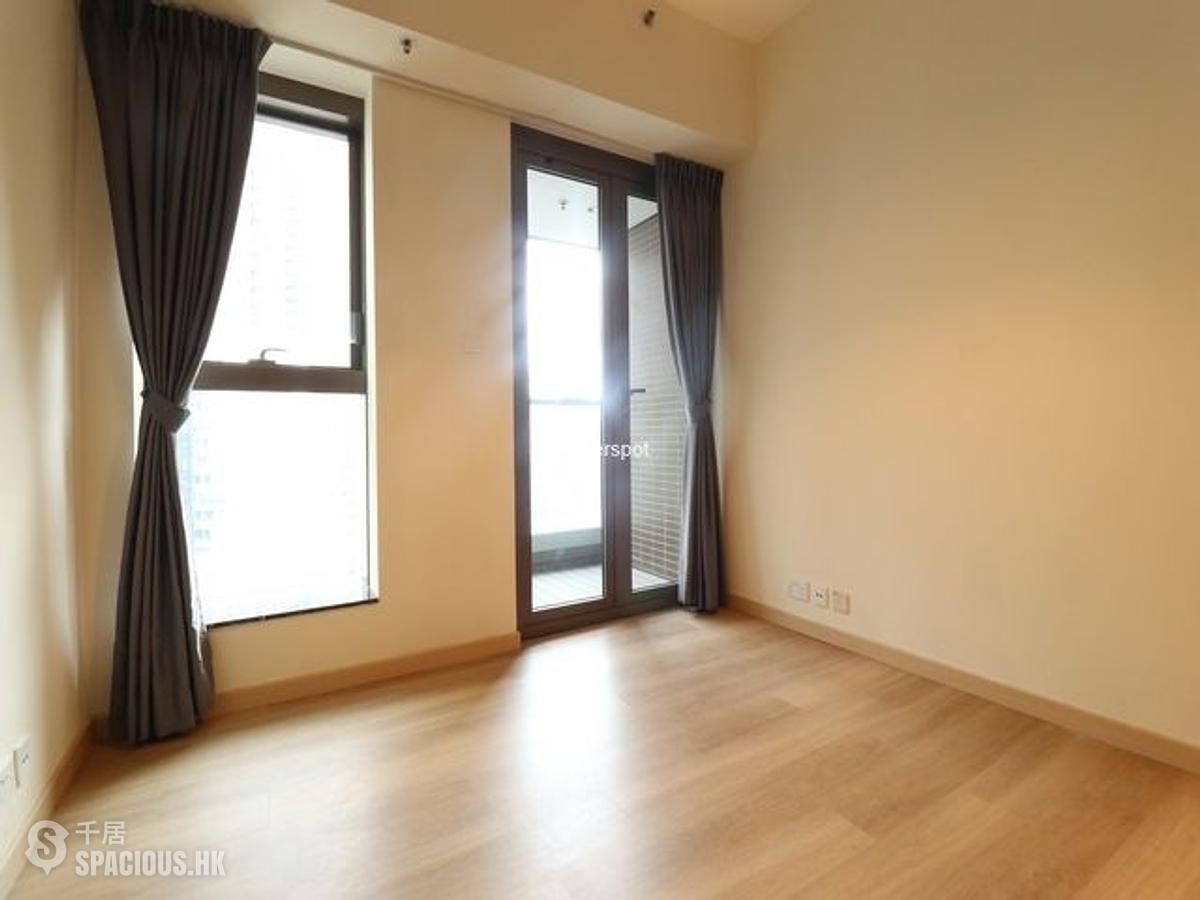 Mid Levels Central - 10, Mosque Street 01
