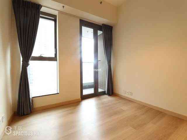 Mid Levels Central - 10, Mosque Street 01