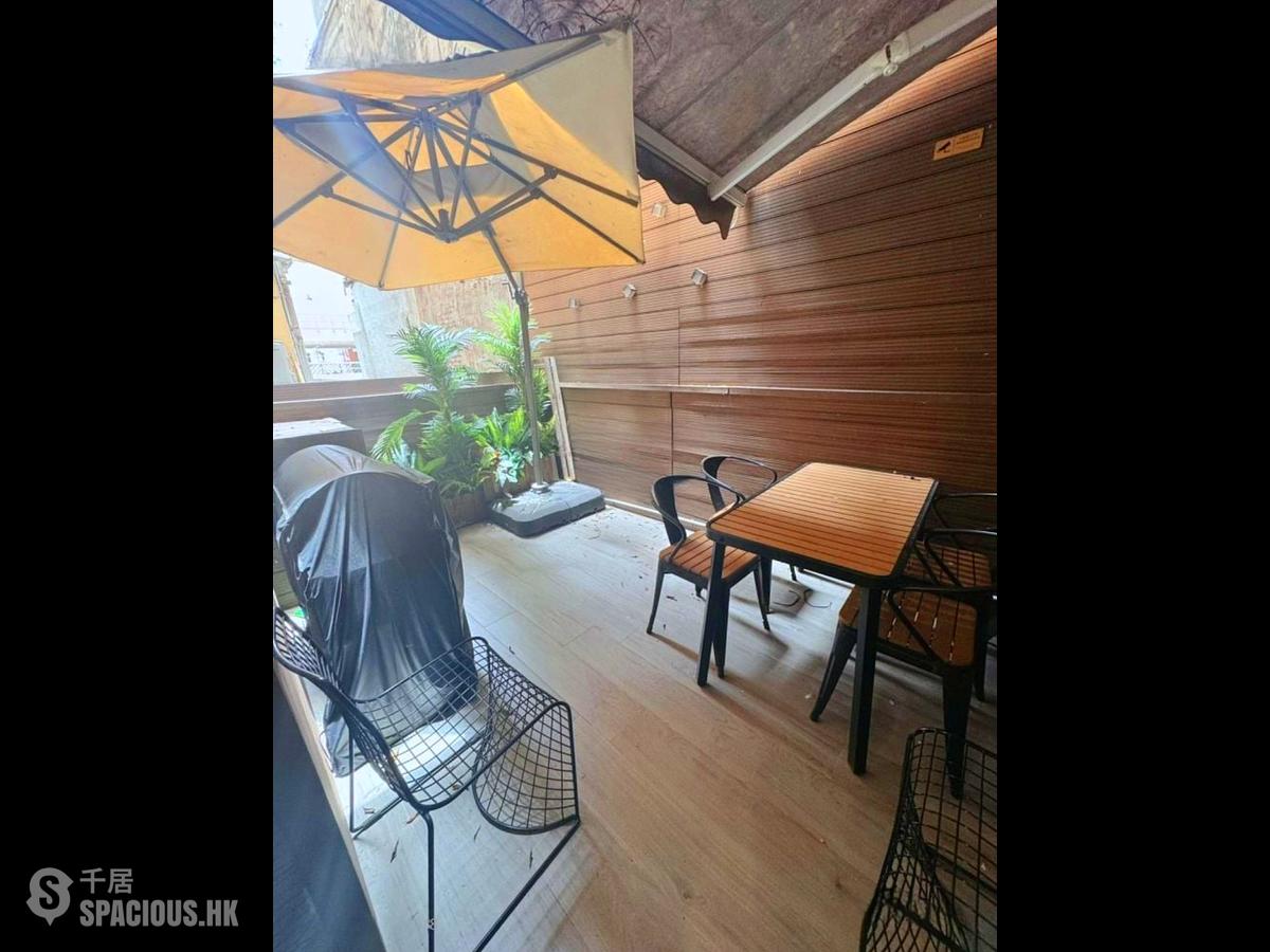 Wan Chai - Kiu Hong Mansion 01