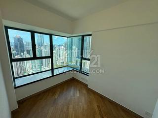 Mid Levels West - 80 Robinson Road 02