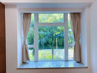 Pok Fu Lam - Villas Sorrento 11