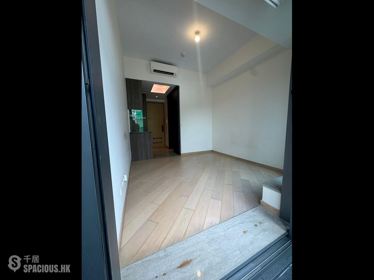Shek Tong Tsui - Novum West 01