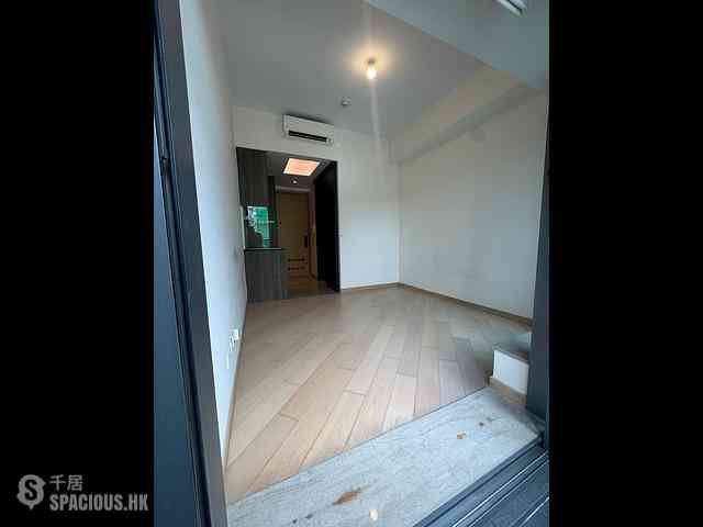 Shek Tong Tsui - Novum West 01