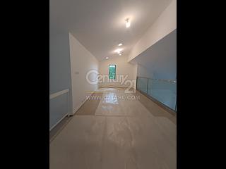 The Peak - Strawberry Hill 27