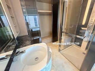 Mid Levels Central - Gramercy 06
