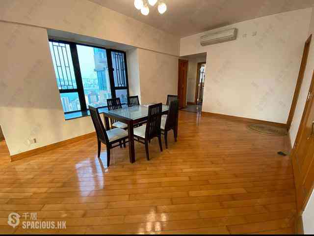 Fortress Hill - Le Sommet Block 1 03