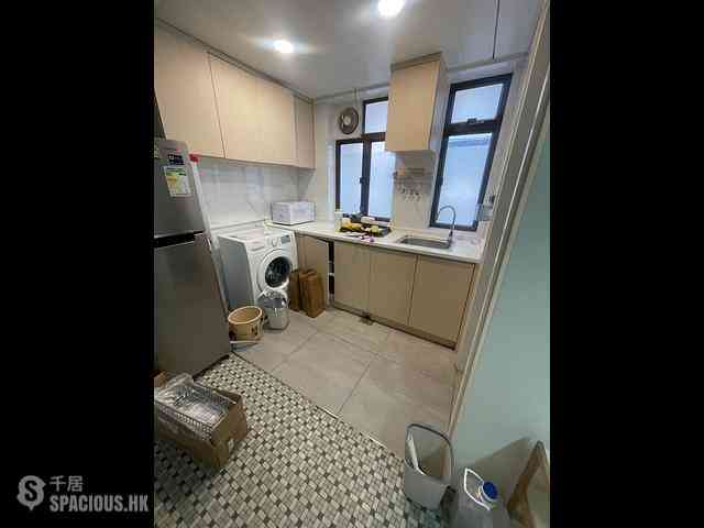 Sai Ying Pun - Wing Fong Mansion 02