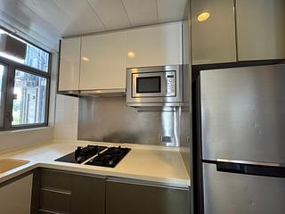 Sai Ying Pun - Island Crest Block 2 03