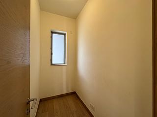 Sai Ying Pun - Island Crest Block 2 07