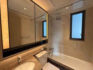 Wong Chuk Hang - The Southside Phase 1 Southland Tower 2B 03