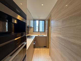 Wong Chuk Hang - The Southside Phase 1 Southland Tower 2B 09