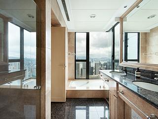 Mid Levels Central - The Harbourview 13