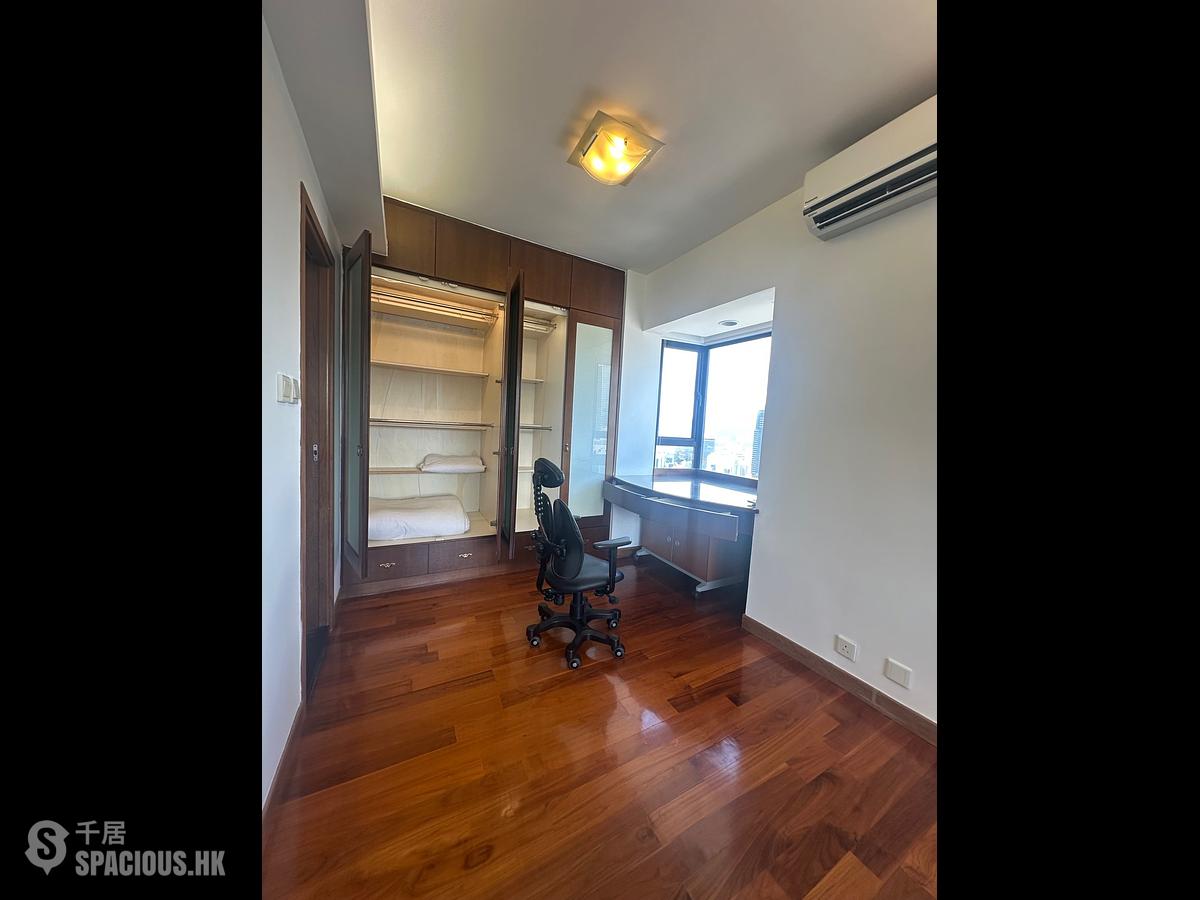 Mid Levels Central - Robinson Heights 01