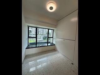 Mid Levels West - 80 Robinson Road 05